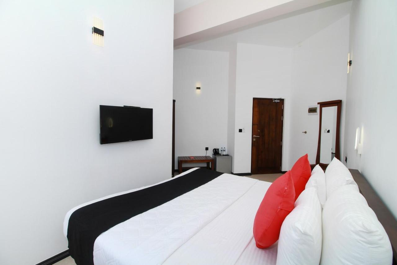Grace Beach Resort By Travel Corners Negombo Exterior photo