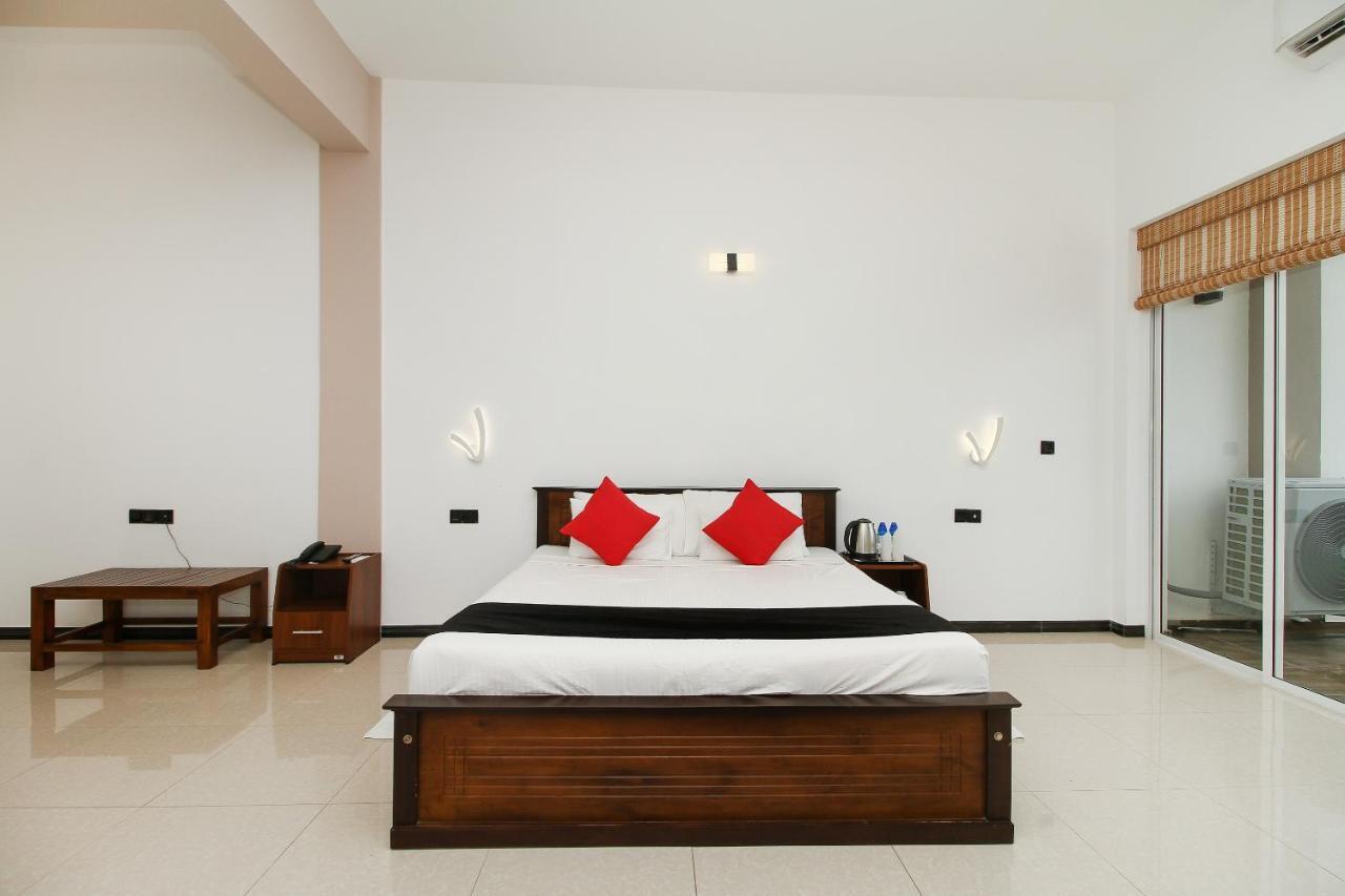 Grace Beach Resort By Travel Corners Negombo Exterior photo