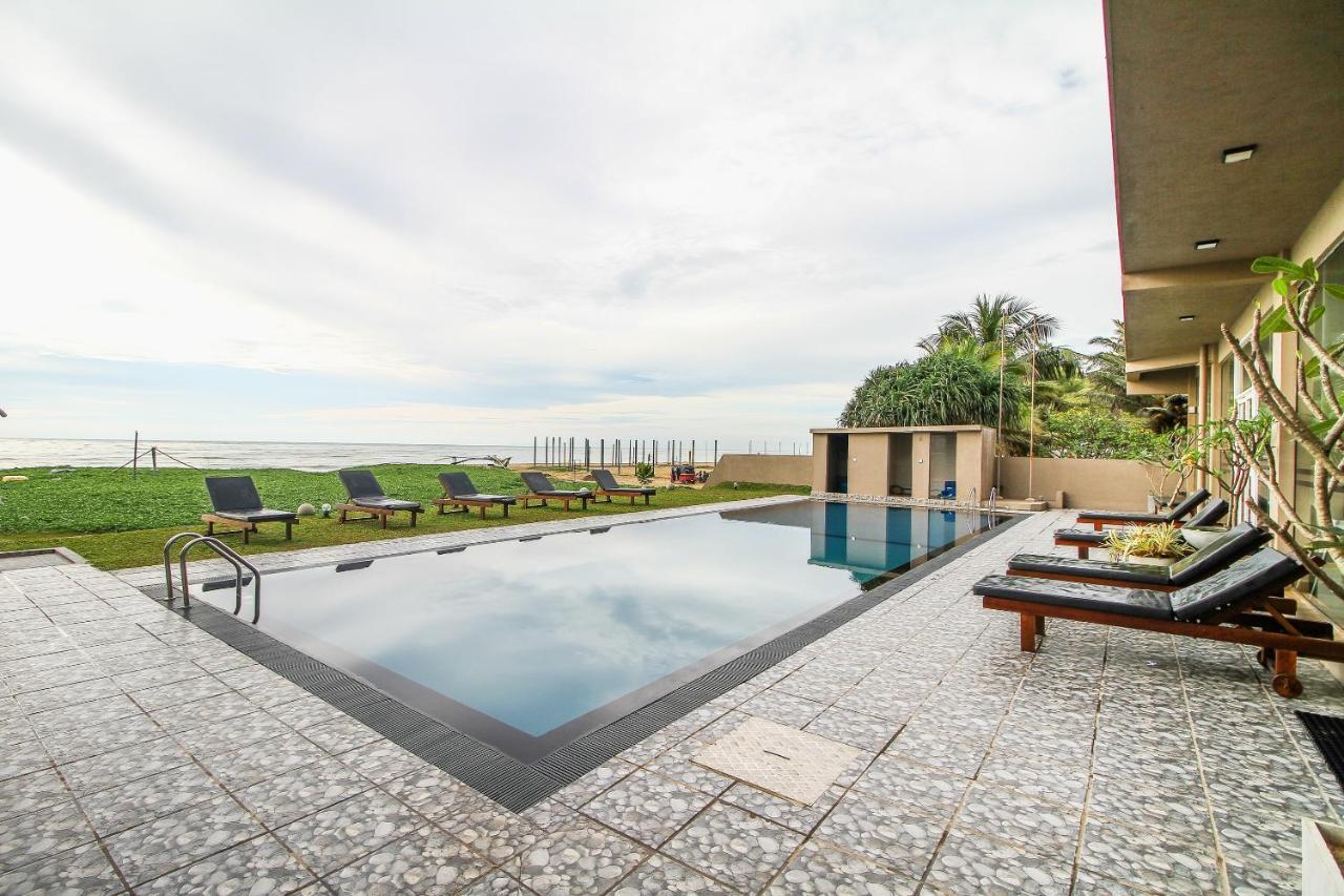 Grace Beach Resort By Travel Corners Negombo Exterior photo