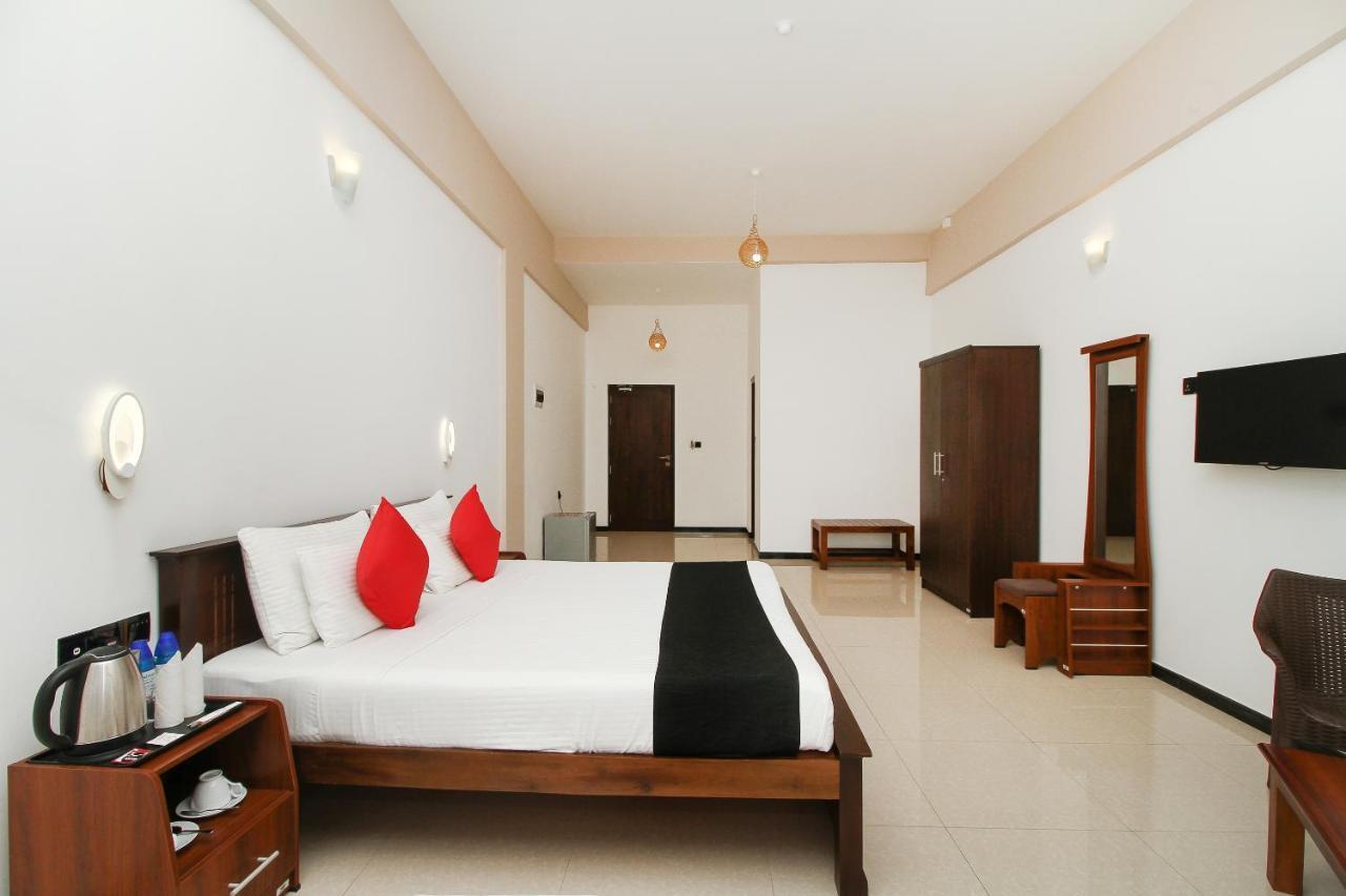 Grace Beach Resort By Travel Corners Negombo Exterior photo